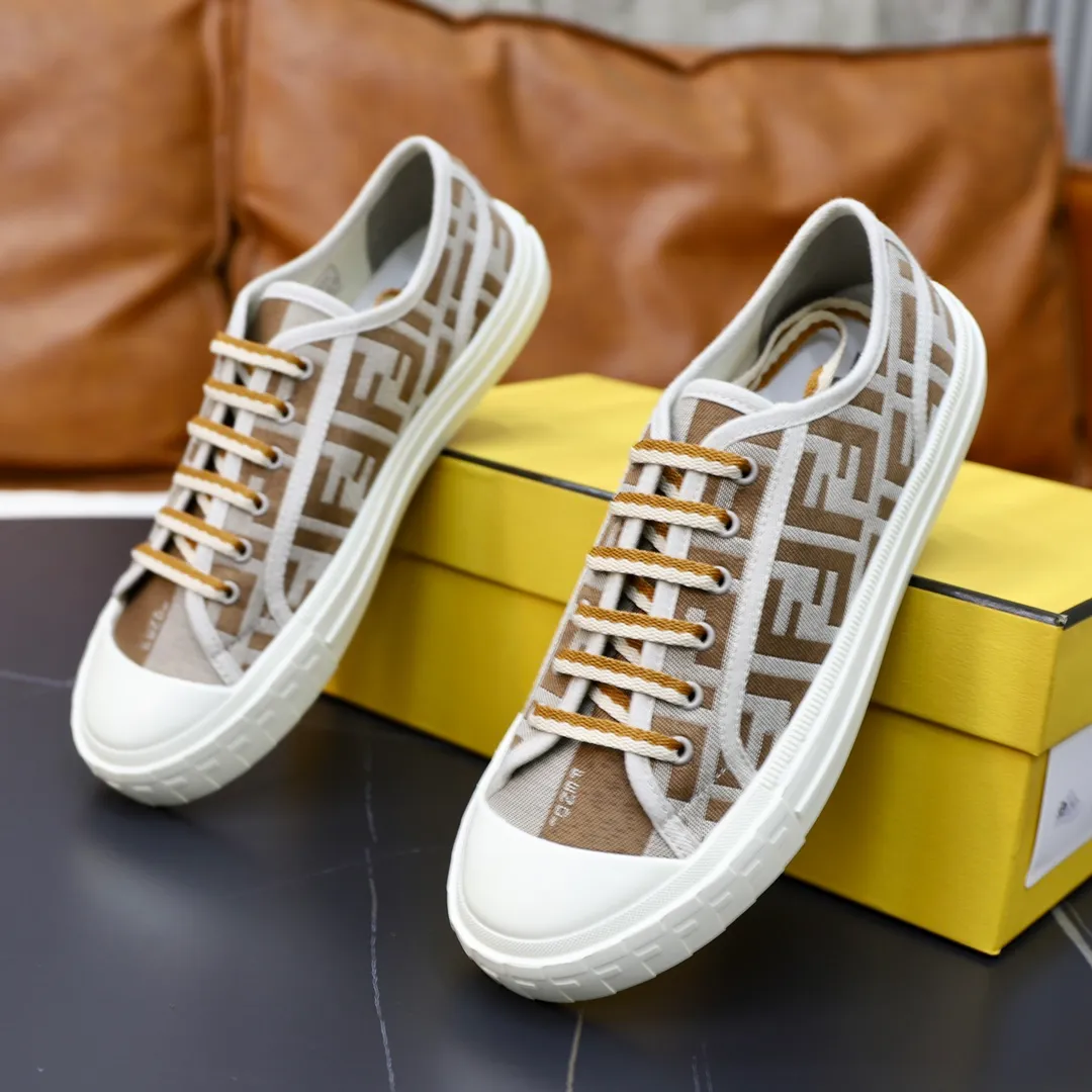 Factory price: 480 original order (couple model) Brand: FENDI Fendi 🙅‍♂️🙅‍♂️🙅‍♂️ Size: Female 35–40, Male 39-44 (45 can be customized) Grade: Official website genuine Material: Imported original LoGO fabric upper Original comfortable lining TPU wear-resistant lightweight outsole Style category: Loafers New trendy shoes Color: actual picture color